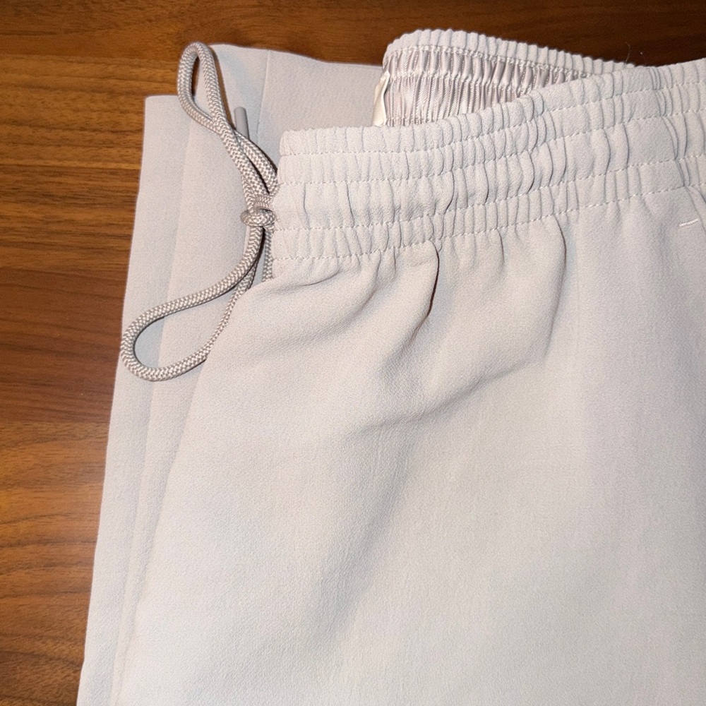 Aritzia Wilfred Thesis Pants Crepette Ashen Small - Picture 3 of 5